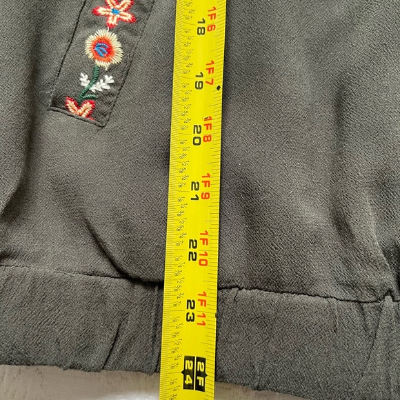 NWT Umgee Floral Embroidered Bomber Jacket Ruffle Olive Green Zip Up Medium - Picture 9 of 14